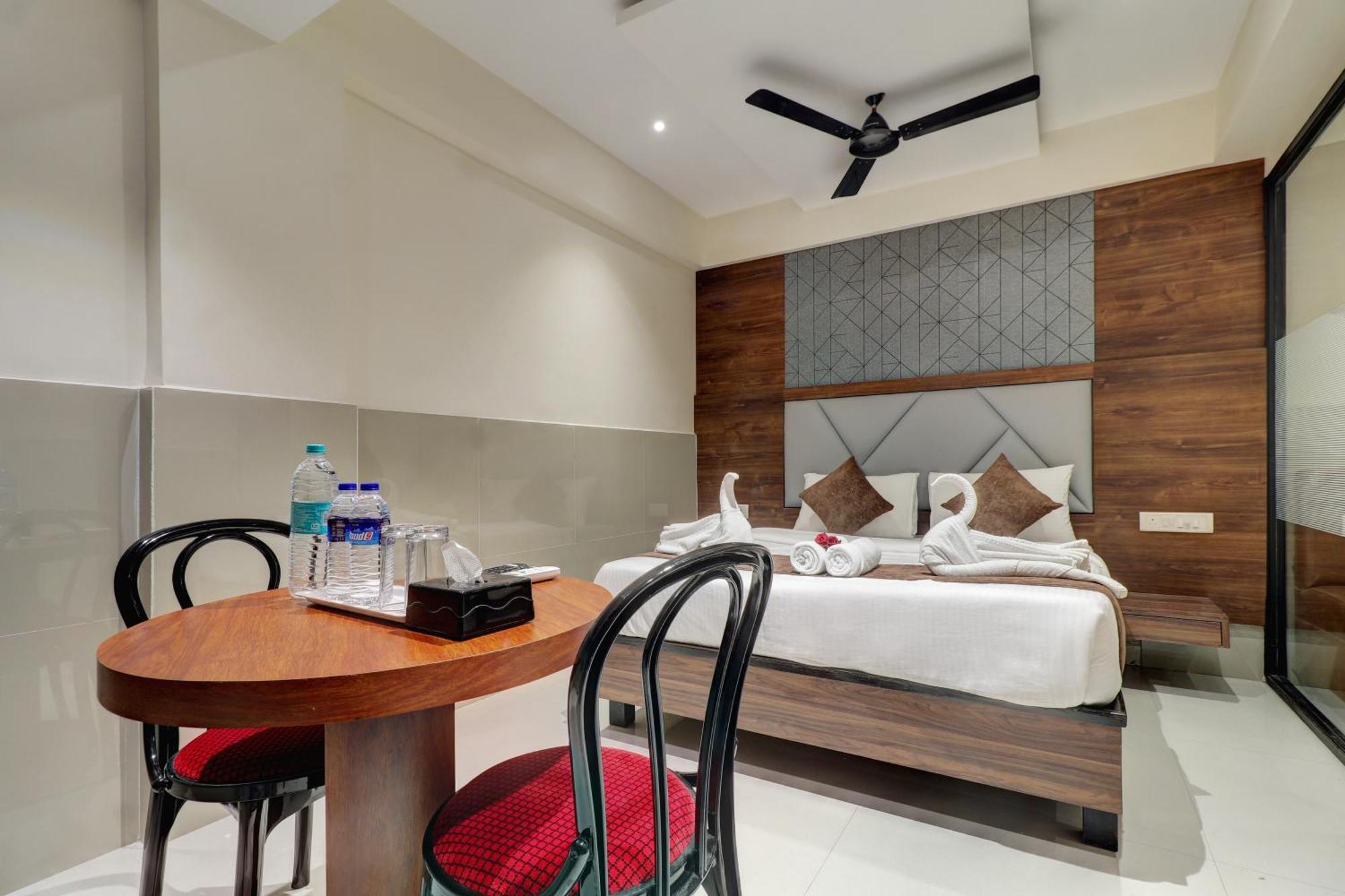 فندق New Parimeet Residency نافي مومباي المظهر الخارجي الصورة