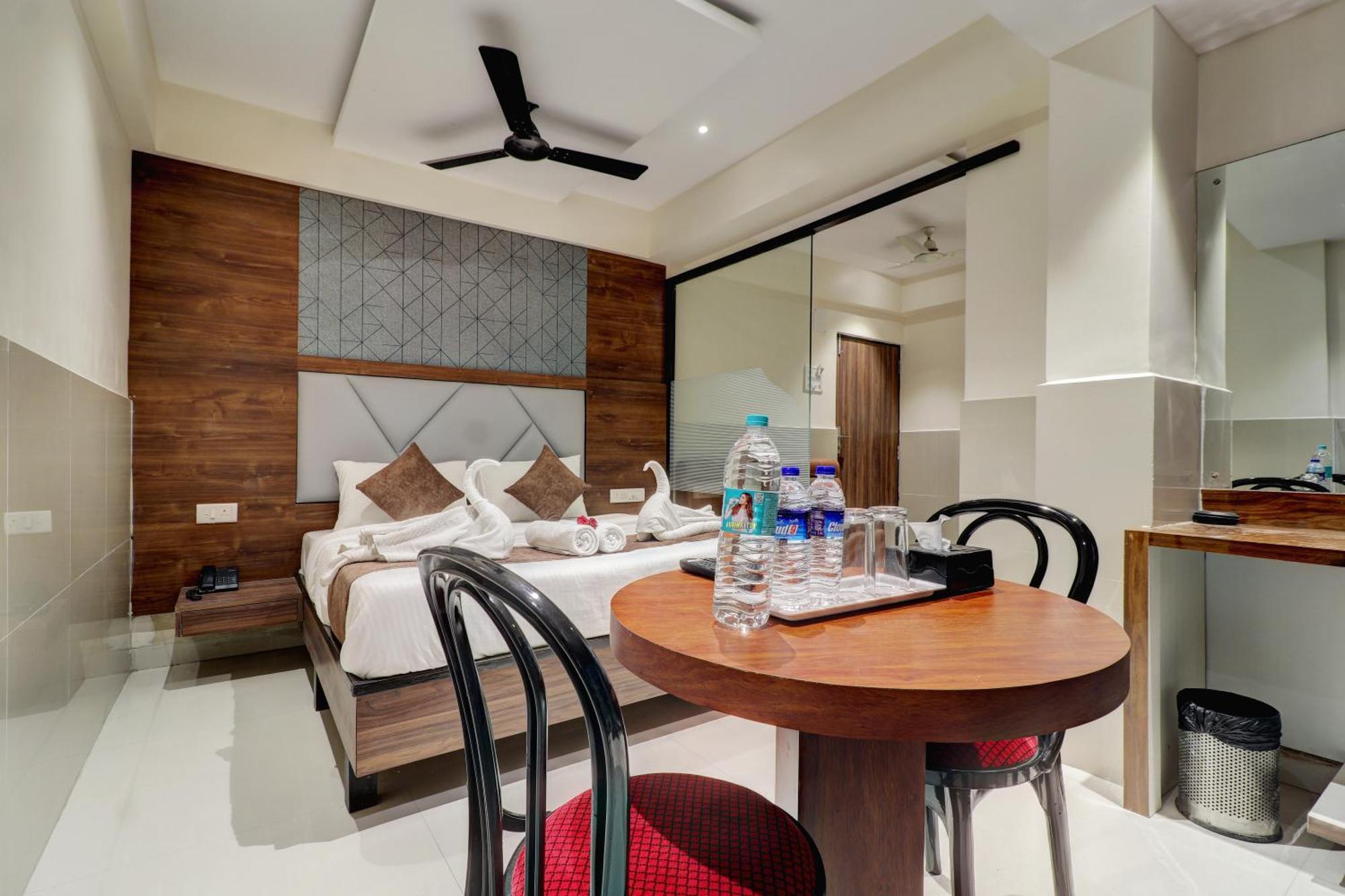 فندق New Parimeet Residency نافي مومباي المظهر الخارجي الصورة