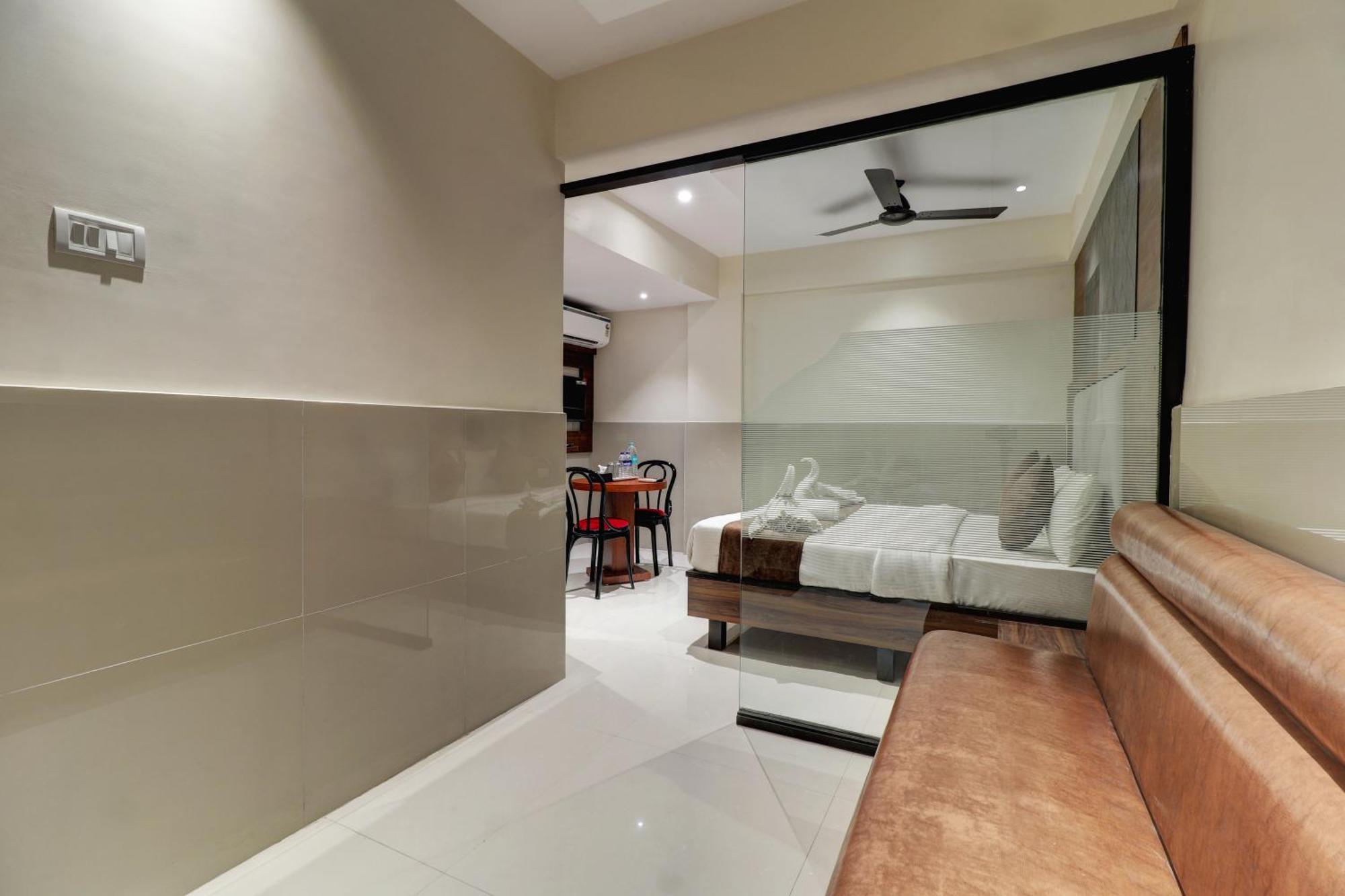 فندق New Parimeet Residency نافي مومباي المظهر الخارجي الصورة