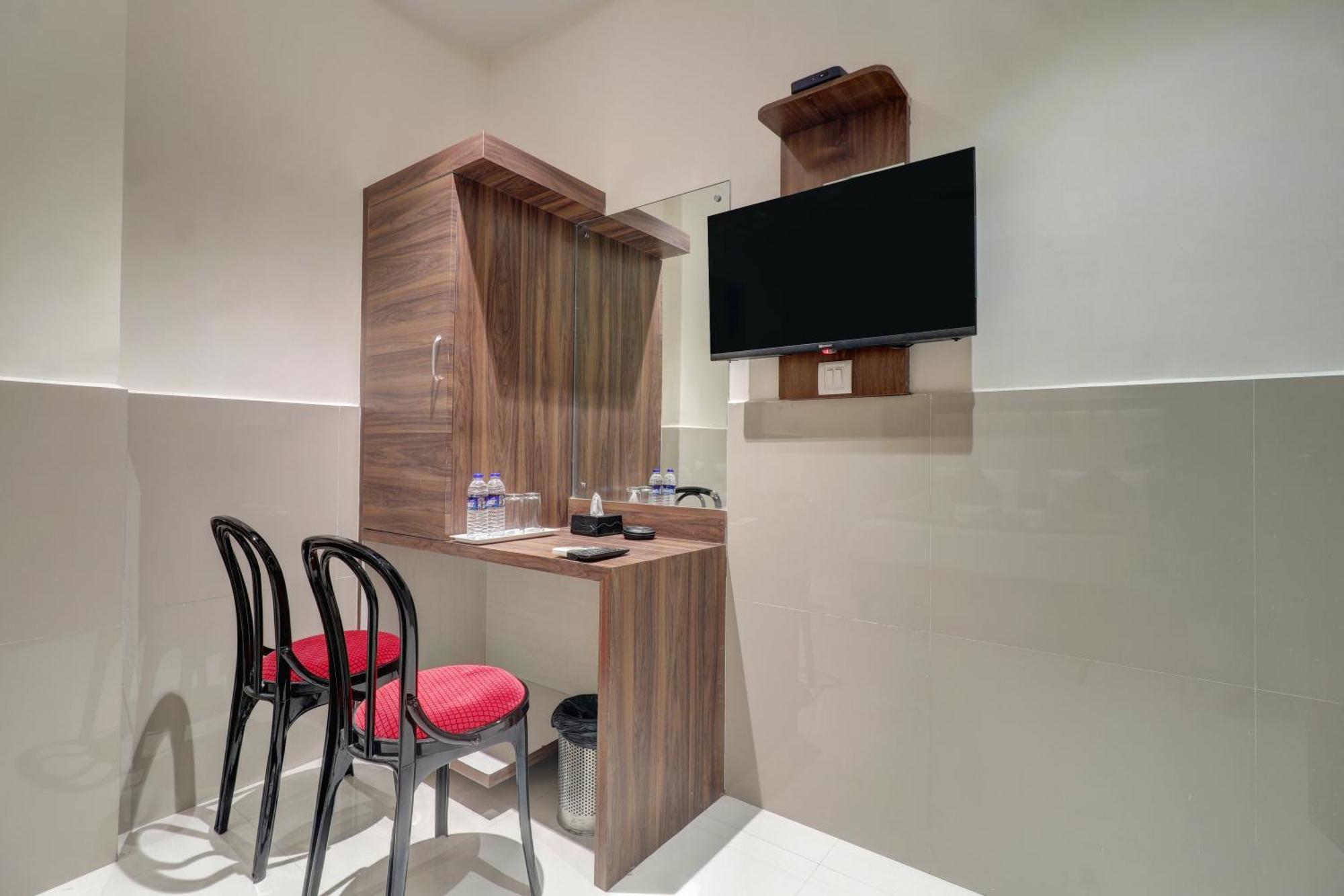 فندق New Parimeet Residency نافي مومباي المظهر الخارجي الصورة