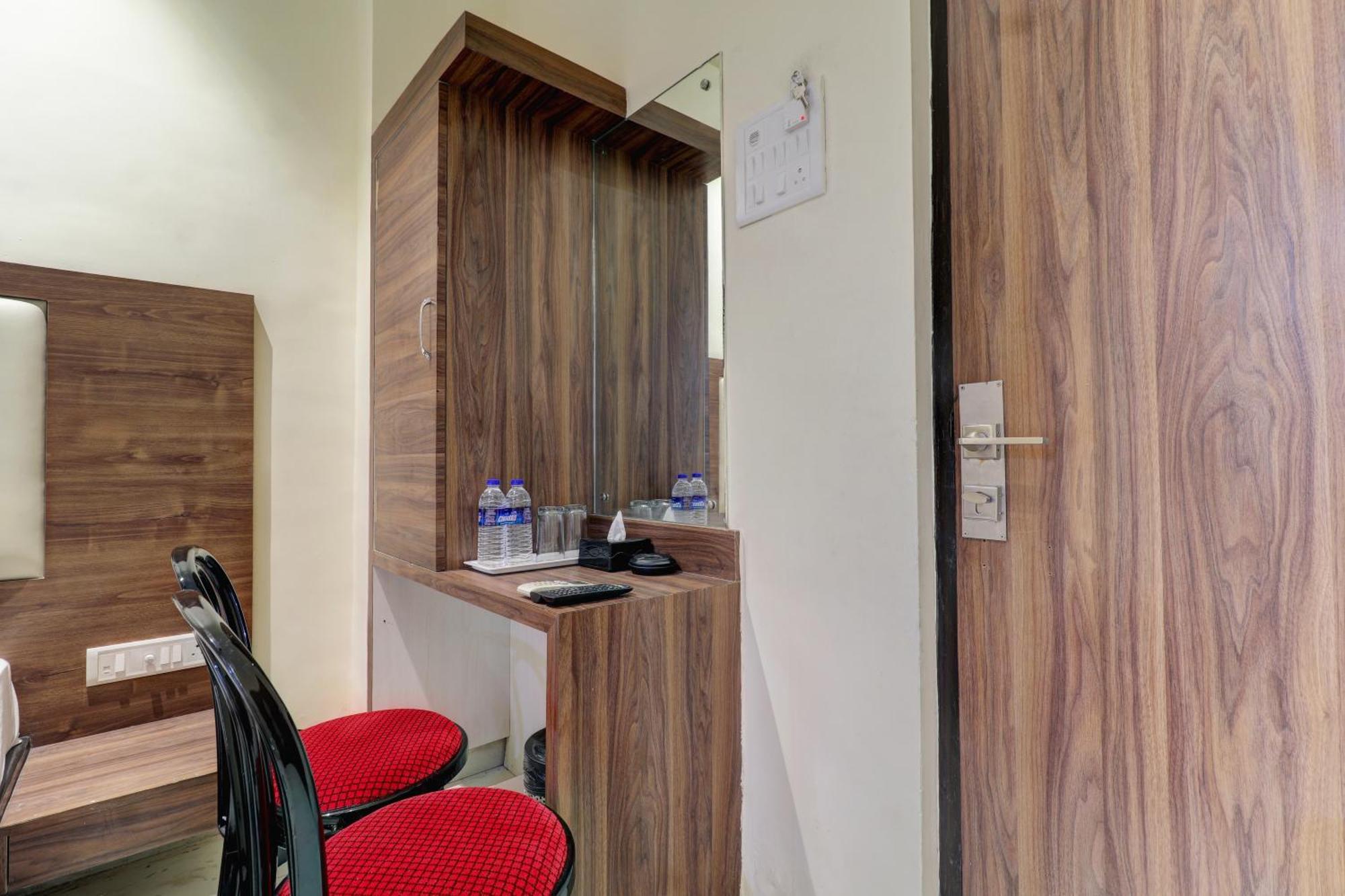 فندق New Parimeet Residency نافي مومباي المظهر الخارجي الصورة