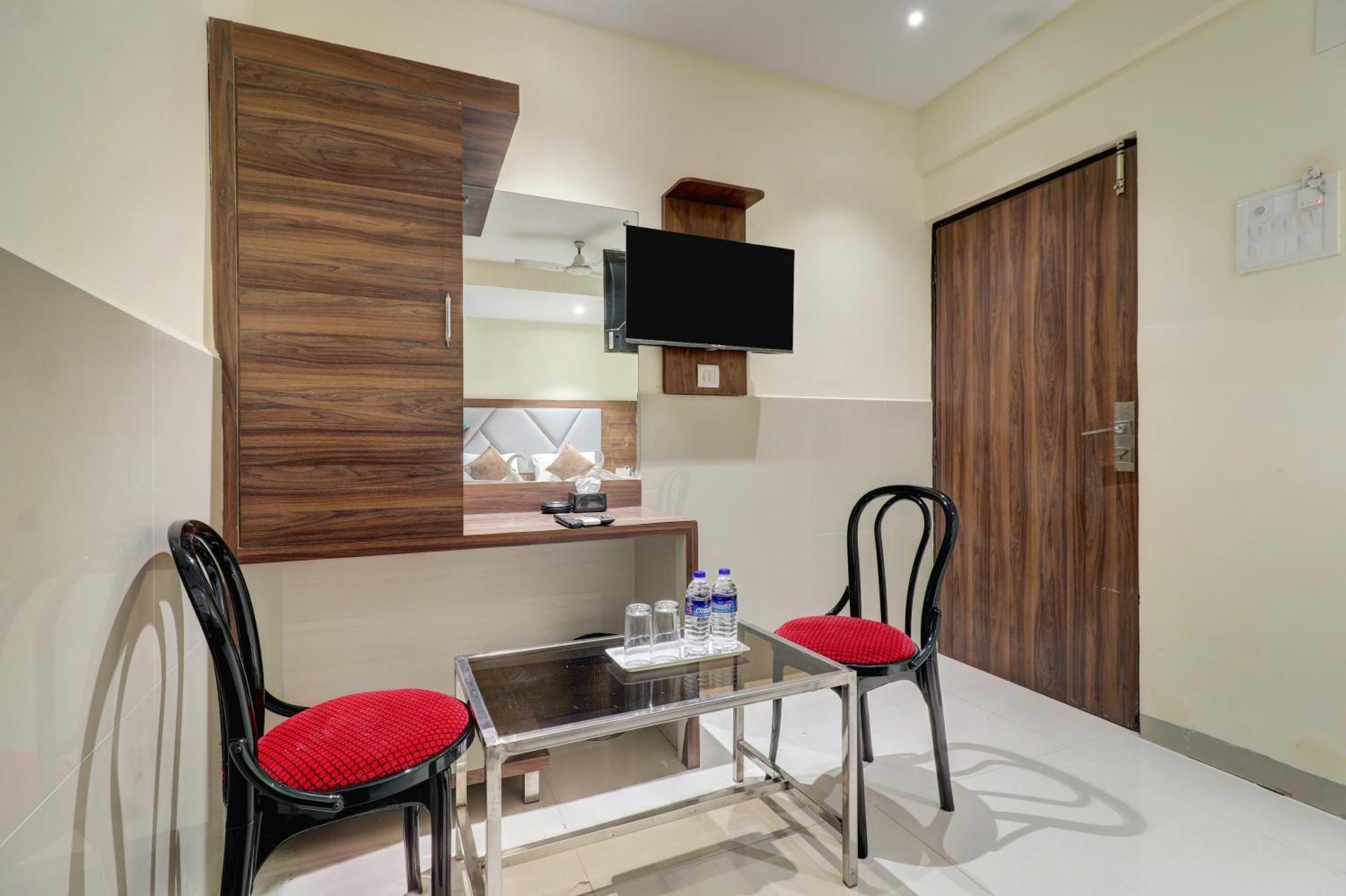 فندق New Parimeet Residency نافي مومباي المظهر الخارجي الصورة