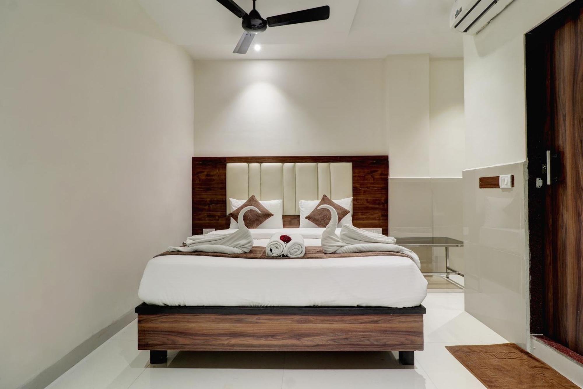 فندق New Parimeet Residency نافي مومباي المظهر الخارجي الصورة